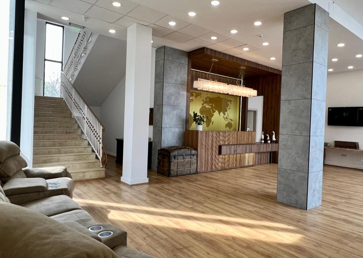 Bliss Inn Tunari Voluntari エクステリア 写真