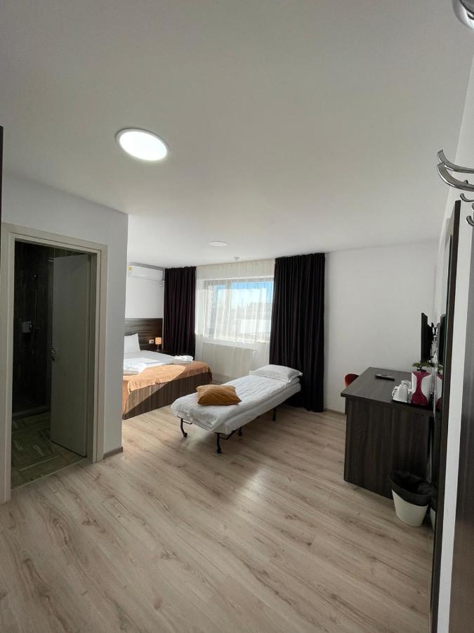 Bliss Inn Tunari Voluntari エクステリア 写真