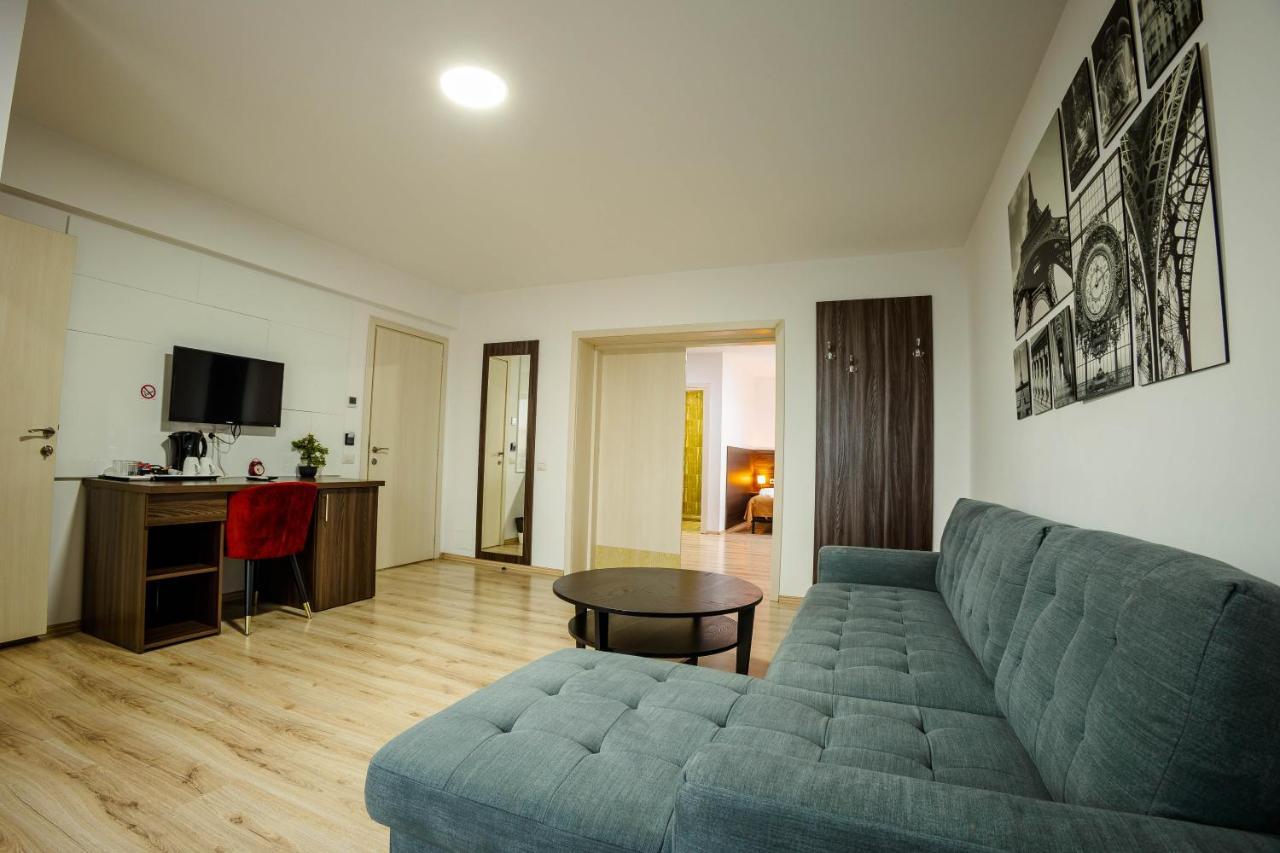 Bliss Inn Tunari Voluntari エクステリア 写真
