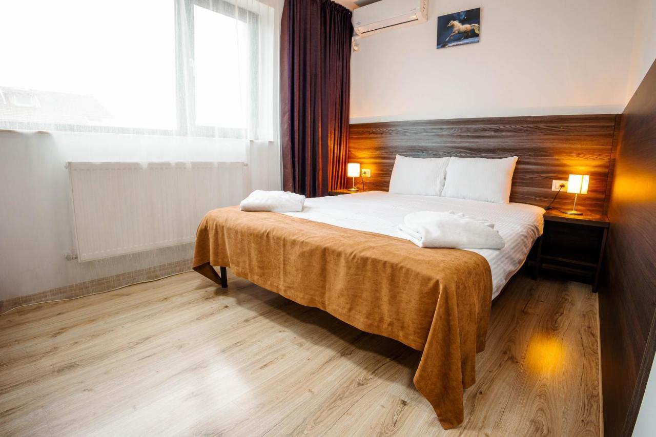 Bliss Inn Tunari Voluntari エクステリア 写真