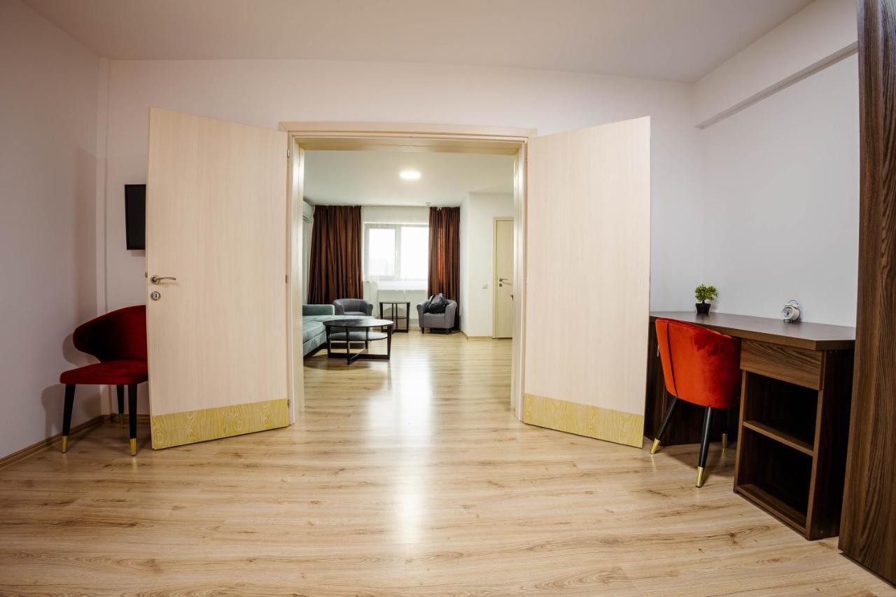 Bliss Inn Tunari Voluntari エクステリア 写真