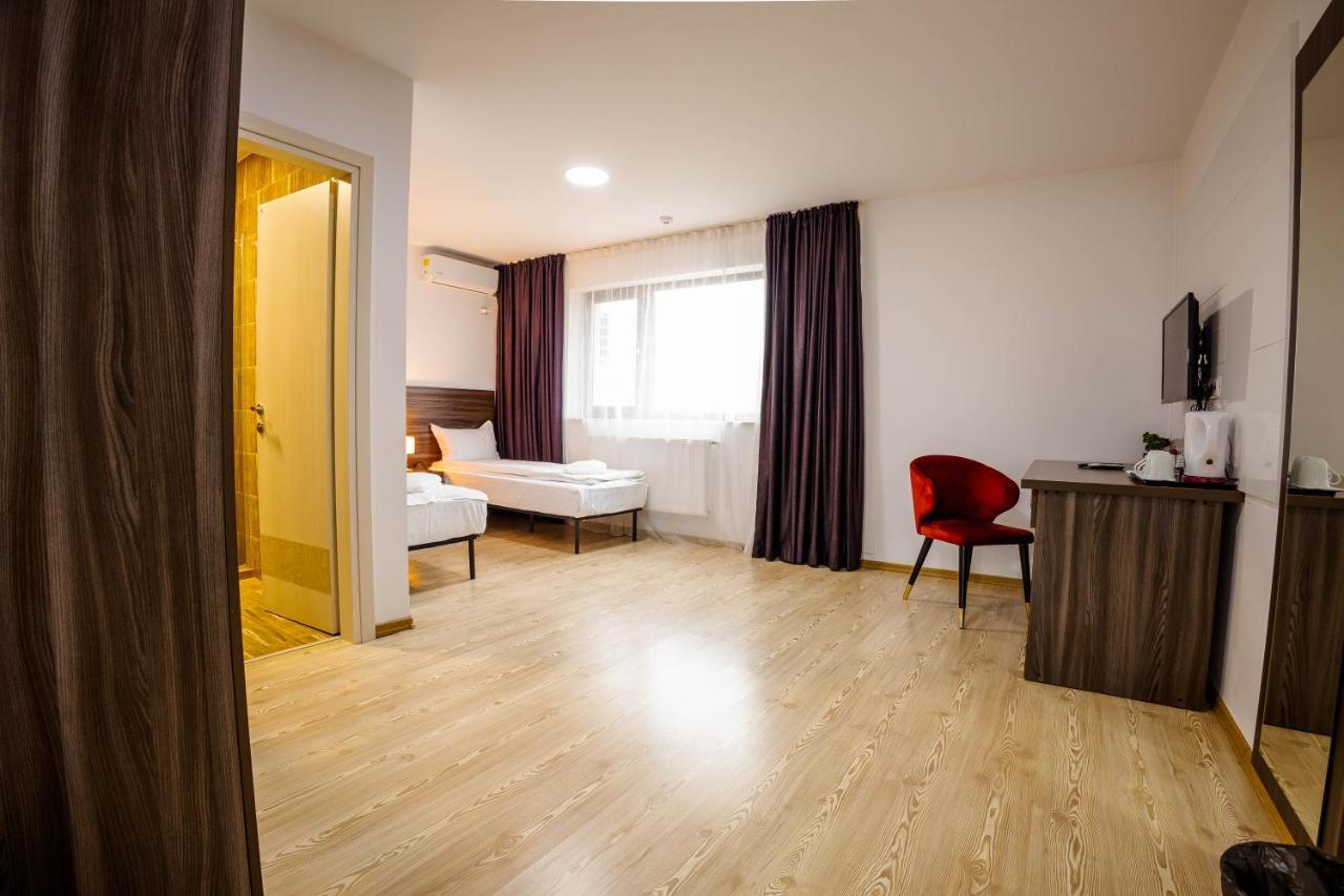 Bliss Inn Tunari Voluntari エクステリア 写真