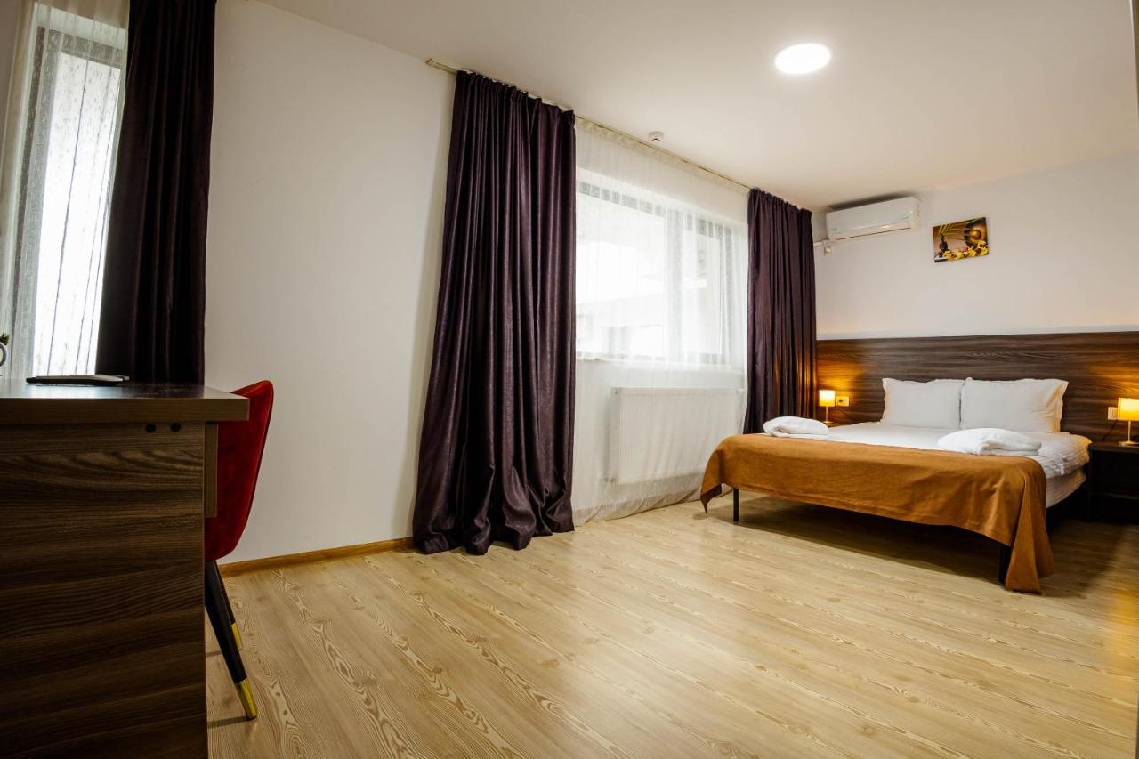 Bliss Inn Tunari Voluntari エクステリア 写真