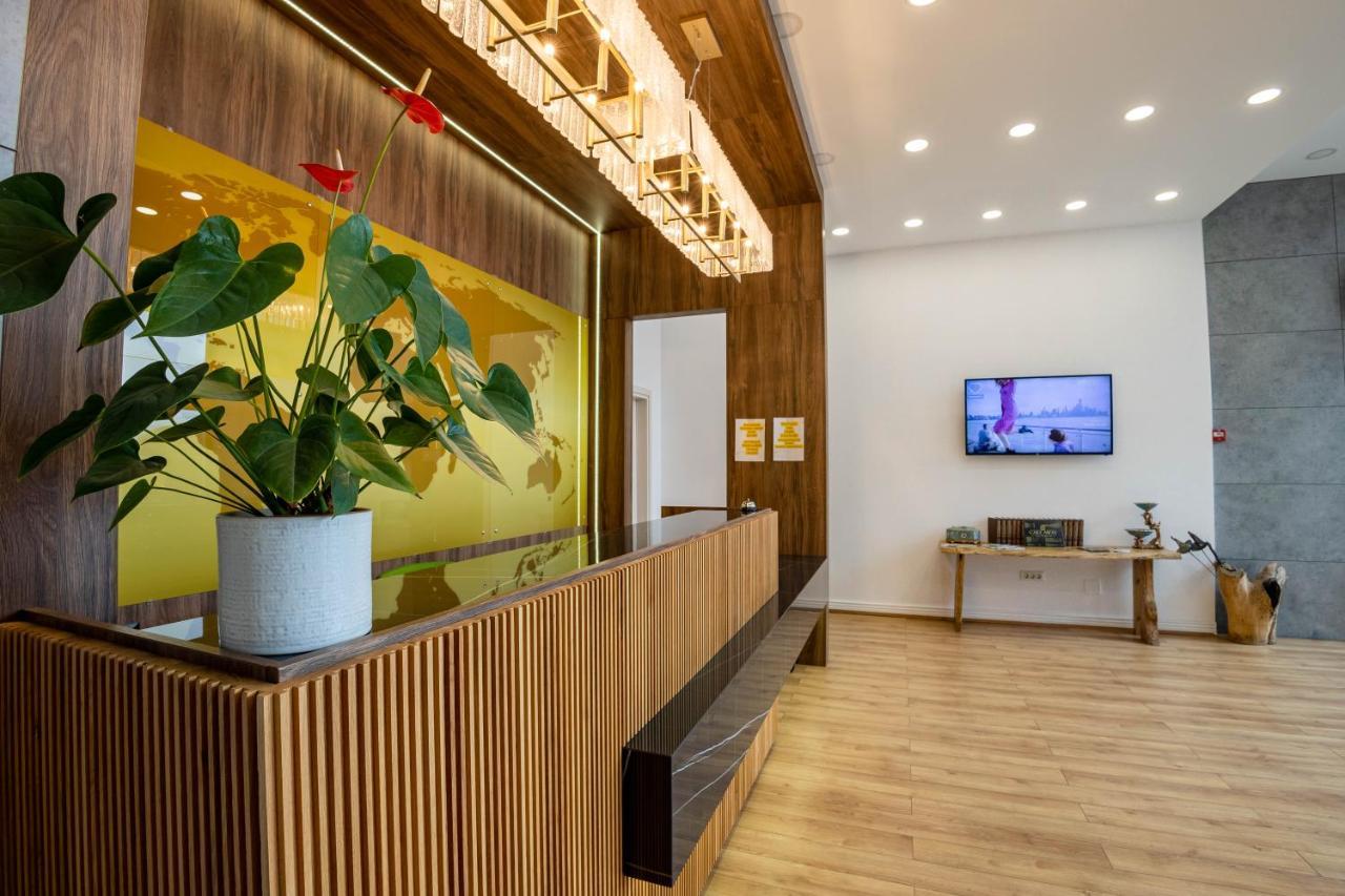 Bliss Inn Tunari Voluntari エクステリア 写真